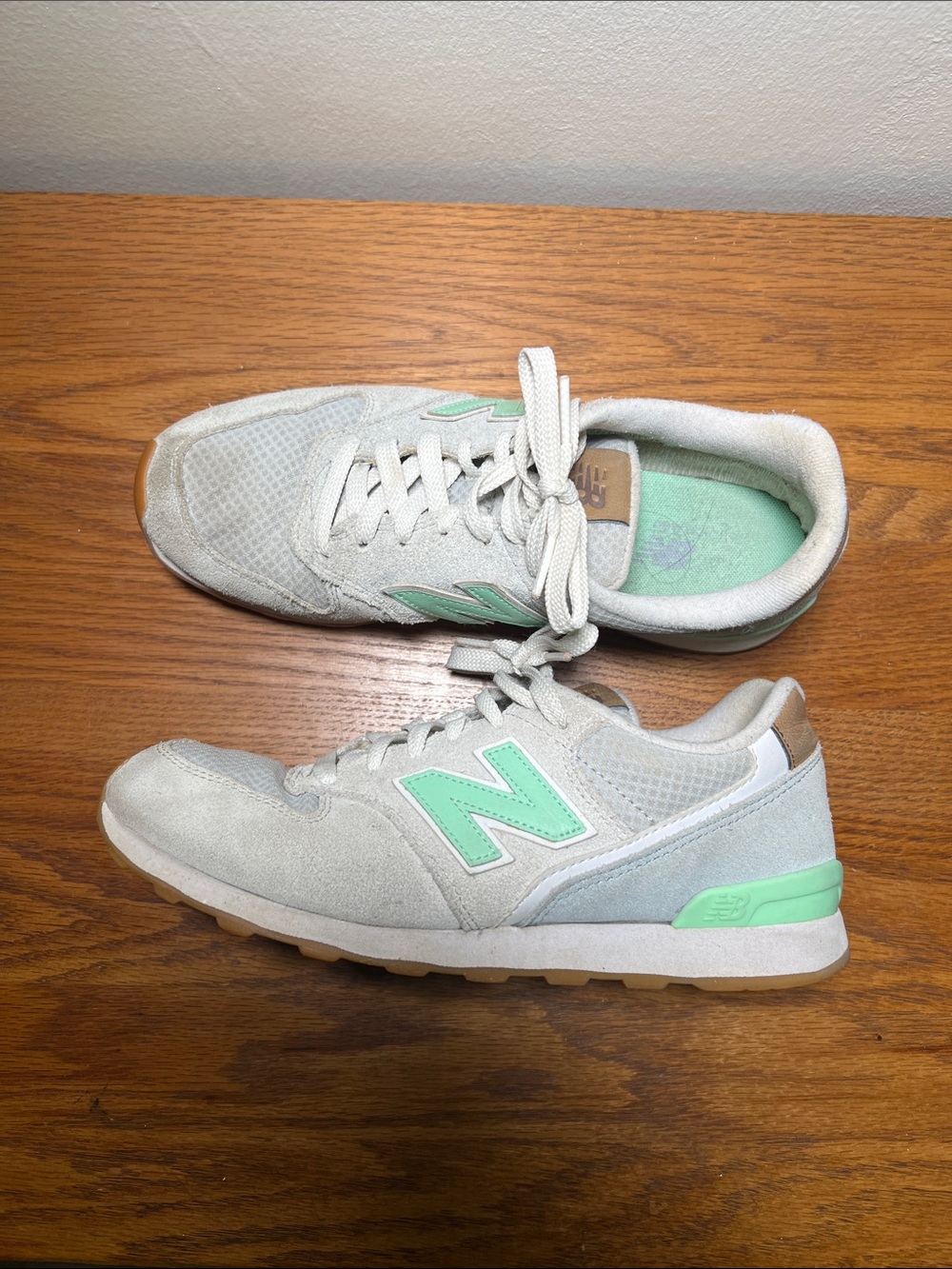 New Balance 696 Gray Mint Green Gum Sole Sneaker Size 7.5